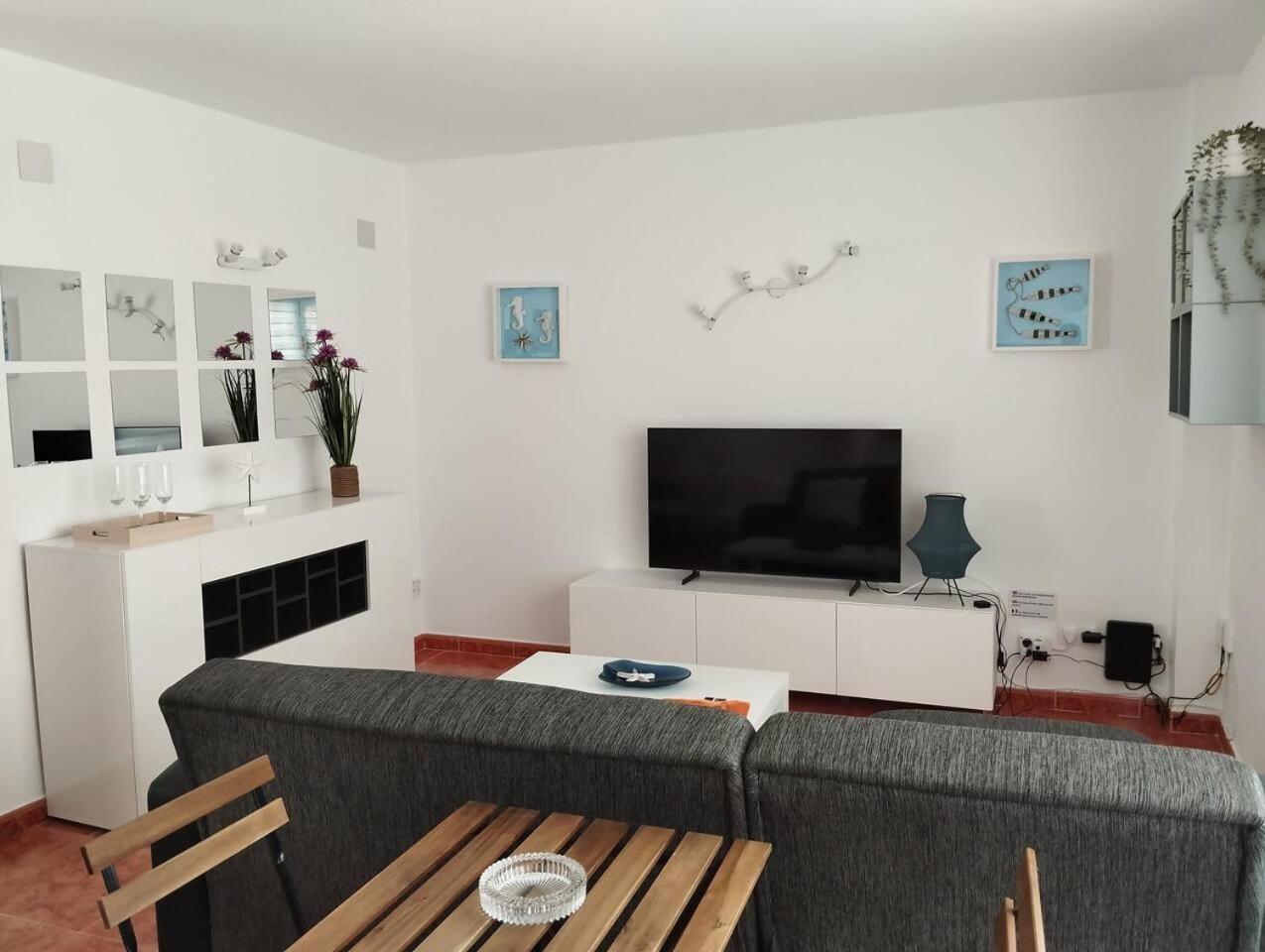 Apartamento Lidia Planta 1, La Carihuela 1ª Linea Playa, Vistas Mar, 1 Dormitorio, 52 M2, 1-3 Huesped, Amplio Balcon, Wifi Torremolinos Exteriör bild